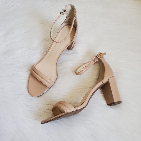 Kenneth Cole Reaction Lolita nude heels - Picture 7 of 10